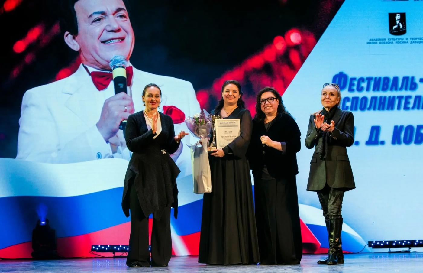 Солистка Ансамбля песни и пляски Северного флота Ольга Полигова выступит на гала-концерте памяти Кобзона в Москве